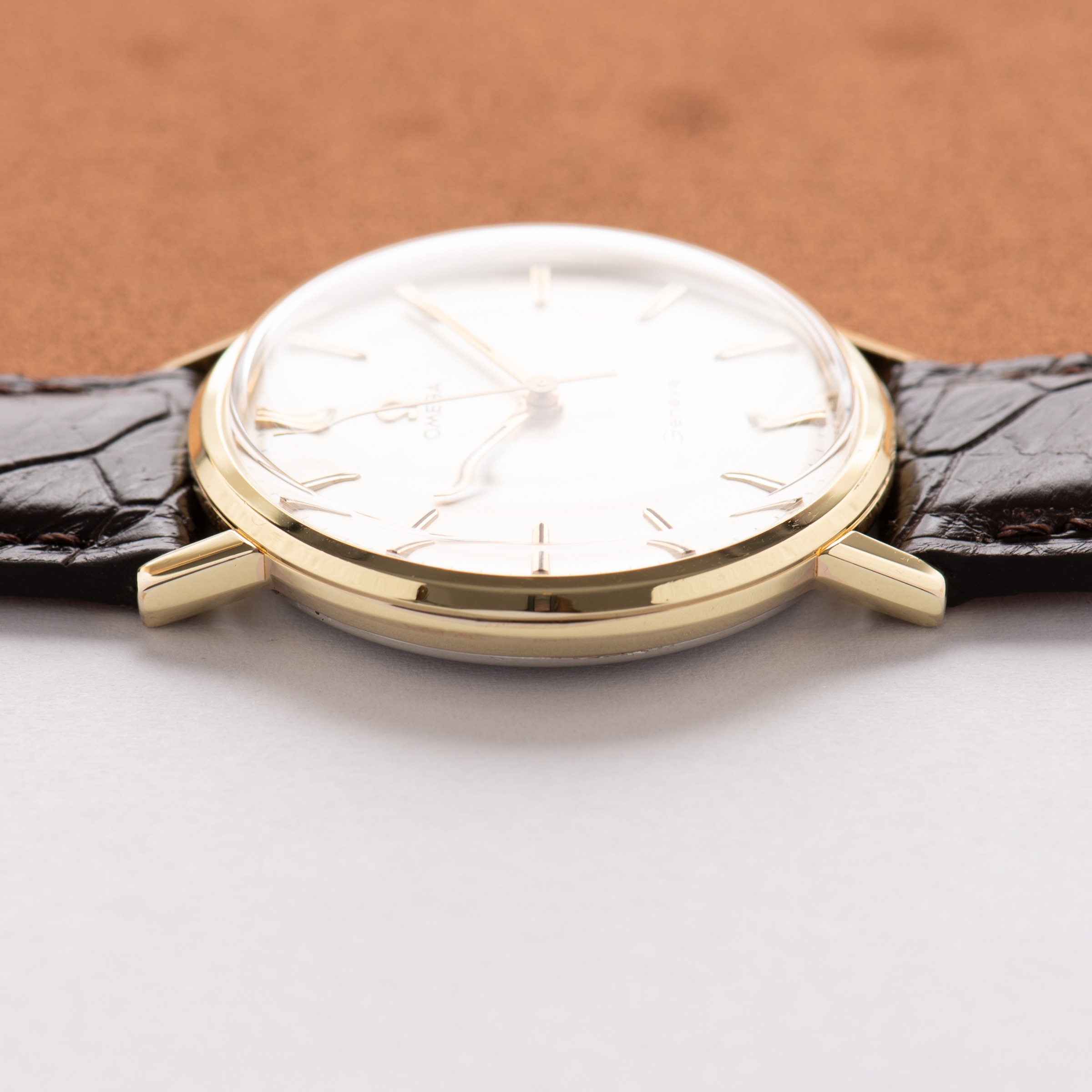Vue de Omega Genève — plaqué or — Réf. 131.019SP — 1968